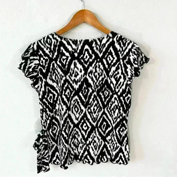 Stephen and Casey cream and brown ikat pattern faux wrap top & brown crop pants - Picture 3 of 4